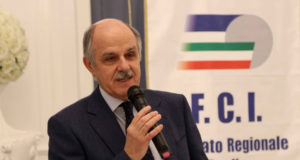 Renato Di Rocco, presidente della Federazione Ciclistica Italiana, saluta il GIC